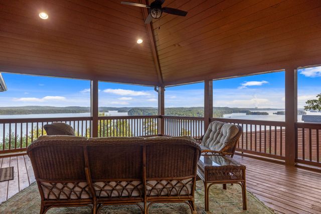 260 Lakeside Lodge Lane, Spring City, TN 37381
