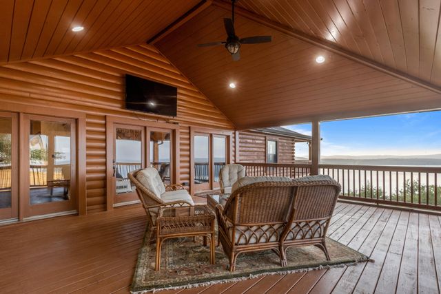 260 Lakeside Lodge Lane, Spring City, TN 37381
