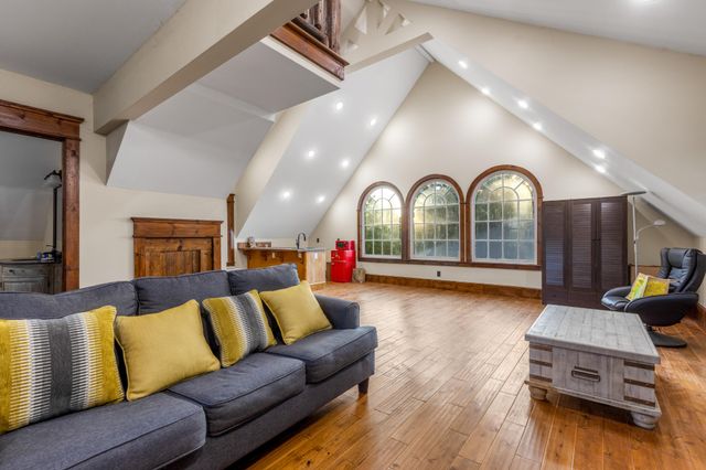 260 Lakeside Lodge Lane, Spring City, TN 37381