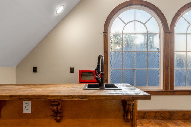 260 Lakeside Lodge Lane, Spring City, TN 37381