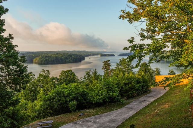 260 Lakeside Lodge Lane, Spring City, TN 37381