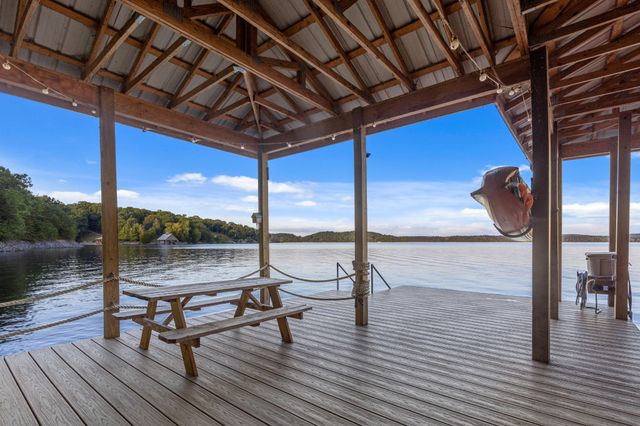 260 Lakeside Lodge Lane, Spring City, TN 37381