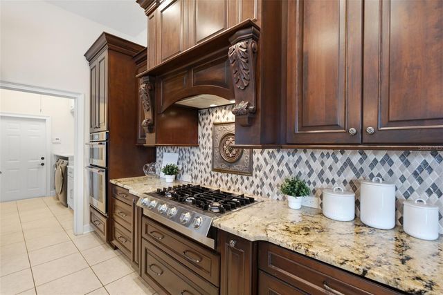 18655 AVENUE CAPRI, Lutz, FL 33558