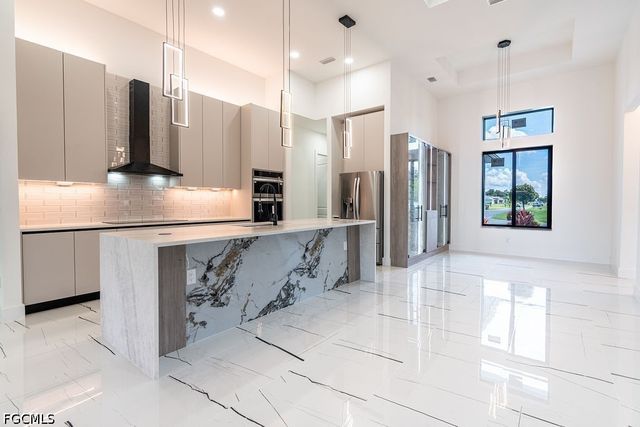 1902 NE 13th PL, Cape Coral, FL 33909