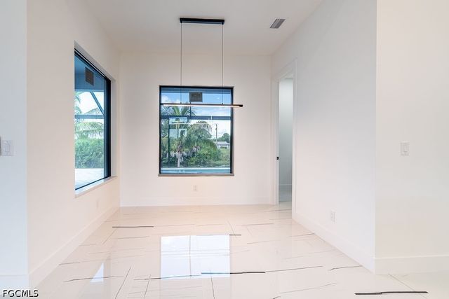 1902 NE 13th PL, Cape Coral, FL 33909