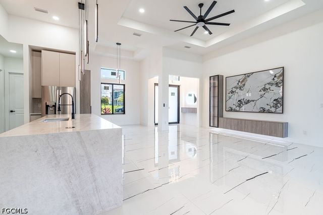 1902 NE 13th PL, Cape Coral, FL 33909