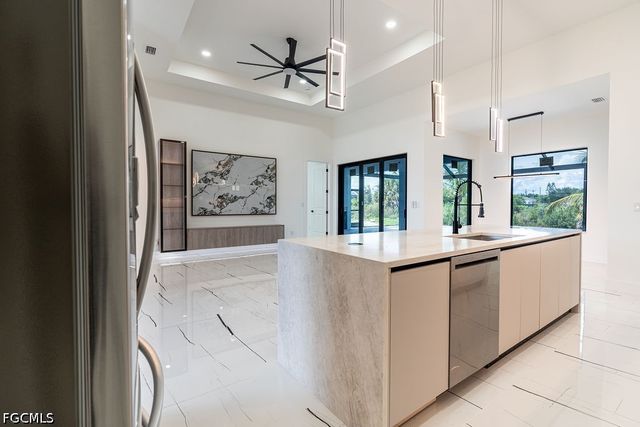 1902 NE 13th PL, Cape Coral, FL 33909