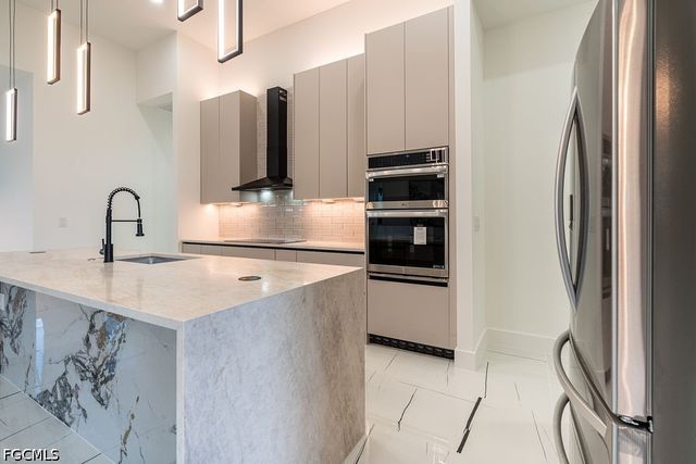 1902 NE 13th PL, Cape Coral, FL 33909
