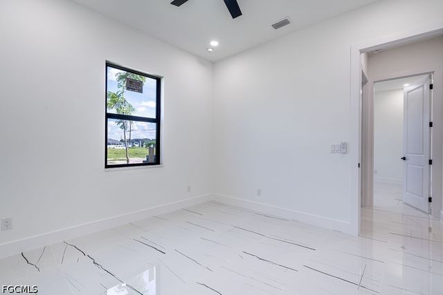1902 NE 13th PL, Cape Coral, FL 33909