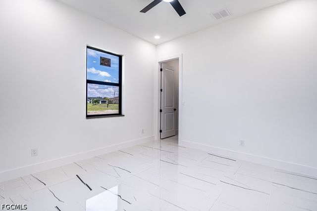 1902 NE 13th PL, Cape Coral, FL 33909