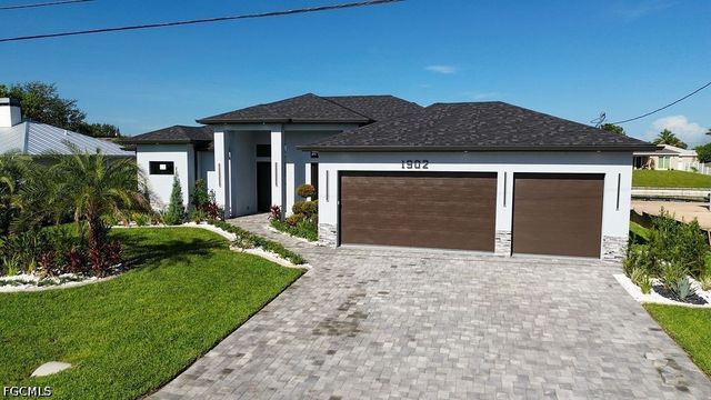 1902 NE 13th PL, Cape Coral, FL 33909