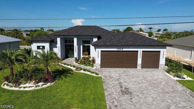 1902 NE 13th PL, Cape Coral, FL 33909