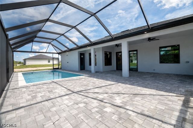 1902 NE 13th PL, Cape Coral, FL 33909