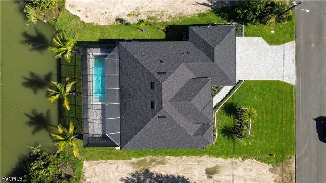 1902 NE 13th PL, Cape Coral, FL 33909