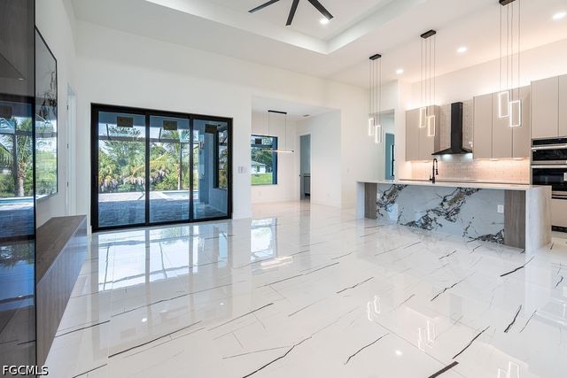 1902 NE 13th PL, Cape Coral, FL 33909
