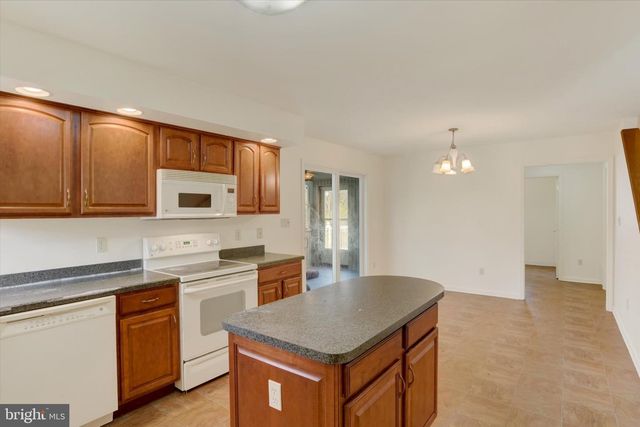 576 KELKER ST, Oberlin, PA 17113