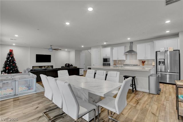 8401 Waterwood Street, Las Vegas, NV 89166