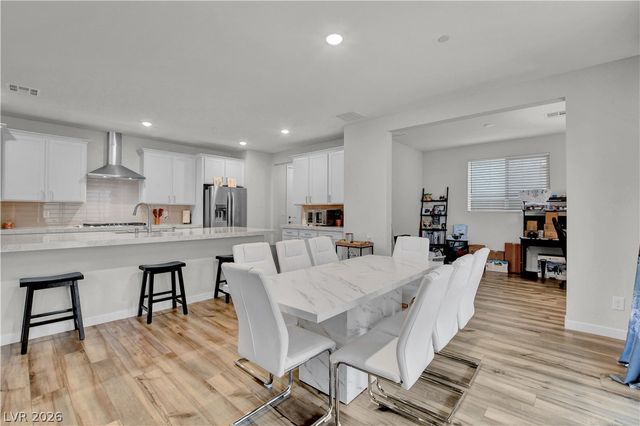 8401 Waterwood Street, Las Vegas, NV 89166
