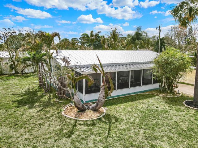 1180 NE Crescent Street, Jensen Beach, FL 34957