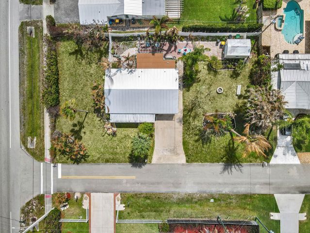 1180 NE Crescent Street, Jensen Beach, FL 34957
