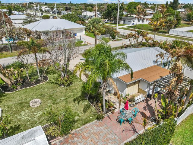 1180 NE Crescent Street, Jensen Beach, FL 34957