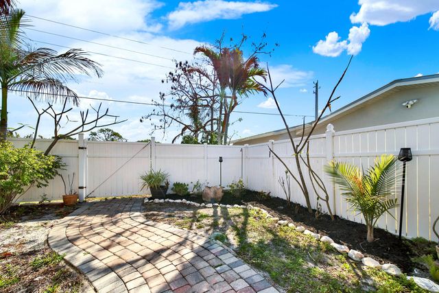 1180 NE Crescent Street, Jensen Beach, FL 34957