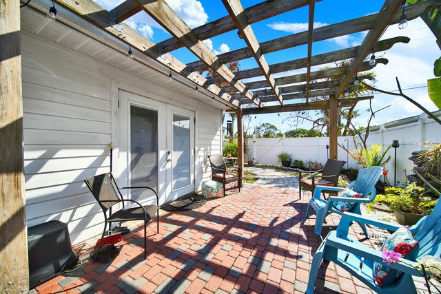 1180 NE Crescent Street, Jensen Beach, FL 34957