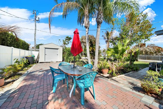 1180 NE Crescent Street, Jensen Beach, FL 34957
