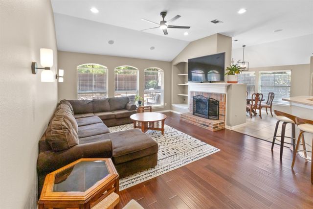 6315 Fannin Drive, Arlington, TX 76001