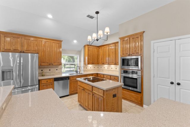 6315 Fannin Drive, Arlington, TX 76001