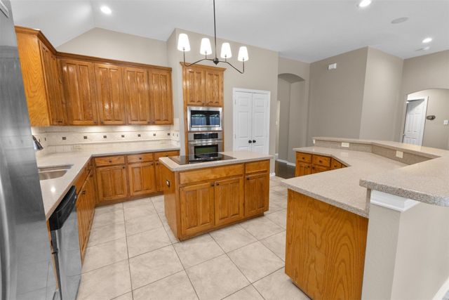 6315 Fannin Drive, Arlington, TX 76001