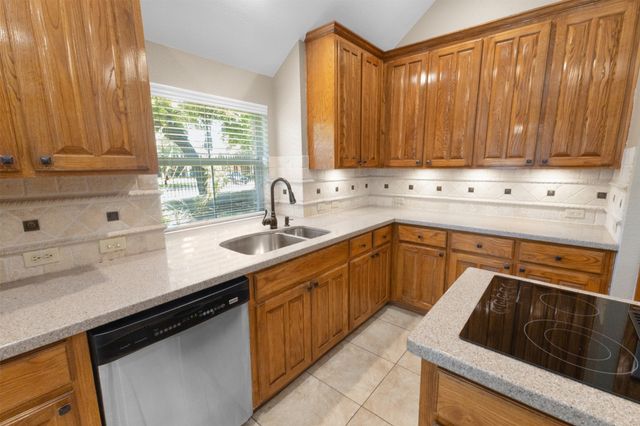 6315 Fannin Drive, Arlington, TX 76001