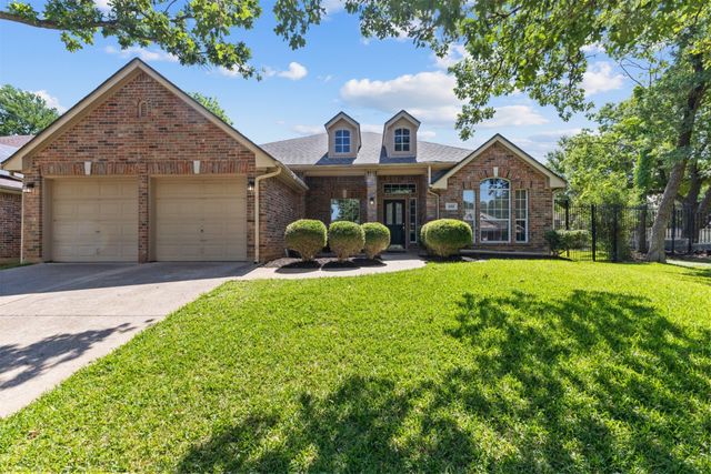6315 Fannin Drive, Arlington, TX 76001