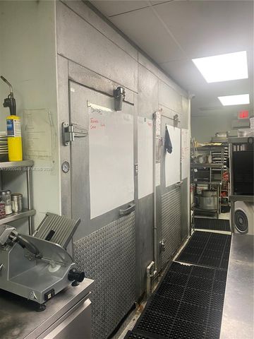 9511 S DIXIE HWY, Pinecrest, FL 33156