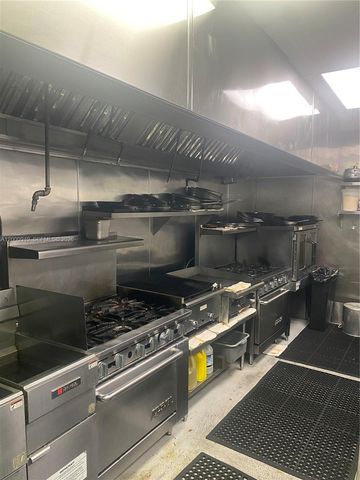 9511 S DIXIE HWY, Pinecrest, FL 33156
