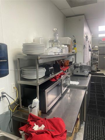 9511 S DIXIE HWY, Pinecrest, FL 33156