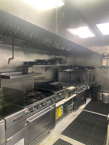 9511 S DIXIE HWY, Pinecrest, FL 33156