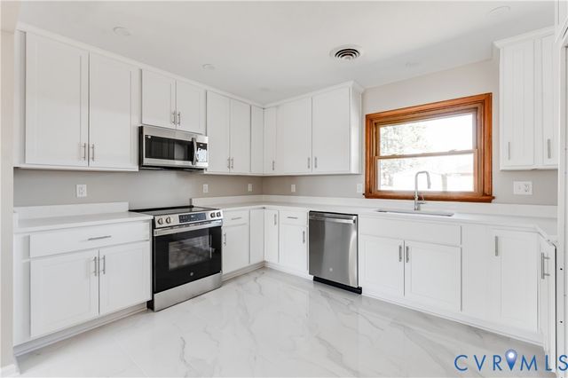 7276 Alpen Ln, Hanover, VA 23111