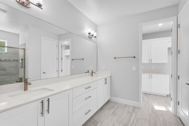 304 N Jungle Road, Geneva, FL 32732