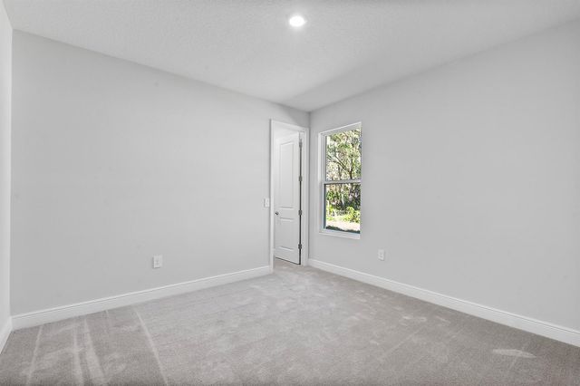 304 N Jungle Road, Geneva, FL 32732