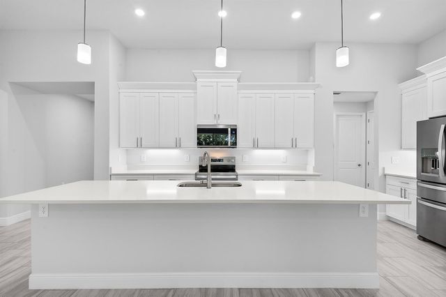 304 N Jungle Road, Geneva, FL 32732