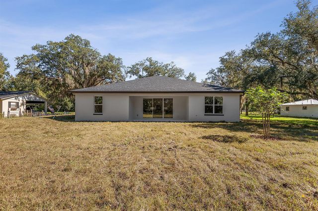 304 N Jungle Road, Geneva, FL 32732