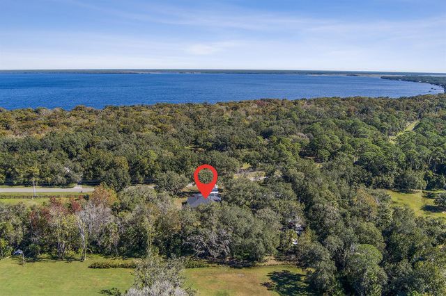 304 N Jungle Road, Geneva, FL 32732