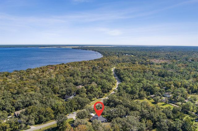 304 N Jungle Road, Geneva, FL 32732