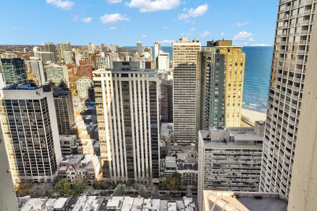 100 E Walton Street 17C, Chicago, IL 60611