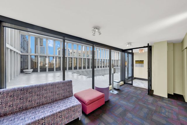 100 E Walton Street 17C, Chicago, IL 60611