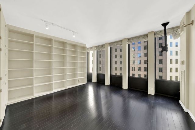 100 E Walton Street 17C, Chicago, IL 60611