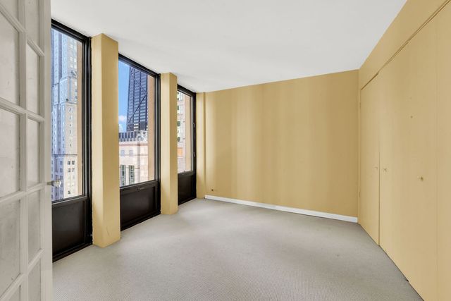 100 E Walton Street 17C, Chicago, IL 60611