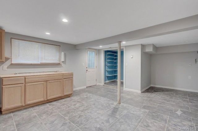 14 Neponsit Road, Sound Beach, NY 11789