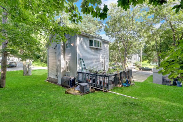 14 Neponsit Road, Sound Beach, NY 11789